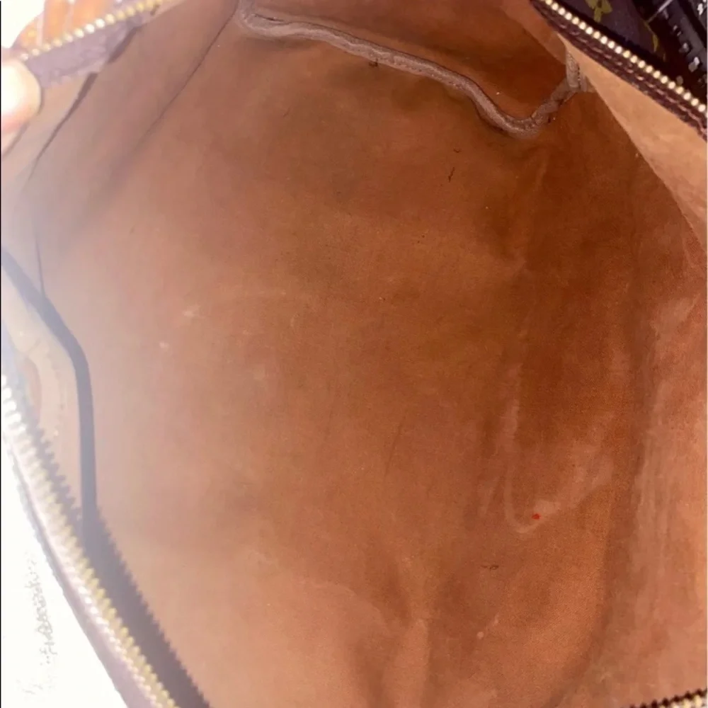 Authentic Louis Vuitton Monogram Speedy 40 - Picture 11 of 12